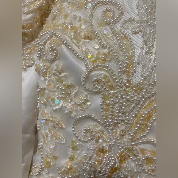 Vintage Wedding Dress worn ounce in 1992 - Picture 8 of 13